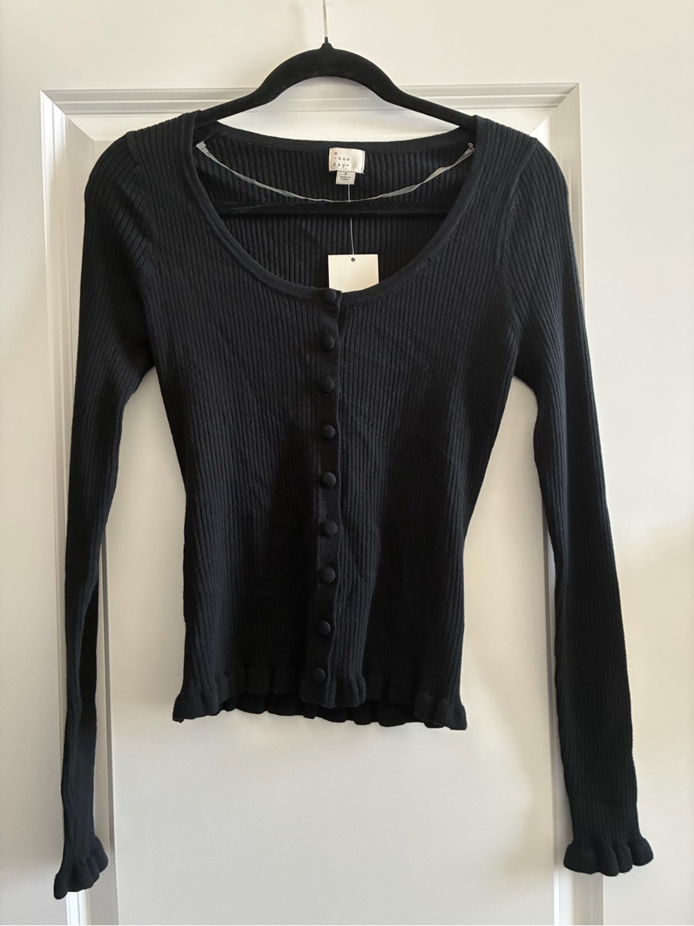 a new day Black Ribbed Button-Front Long Sleeve Top